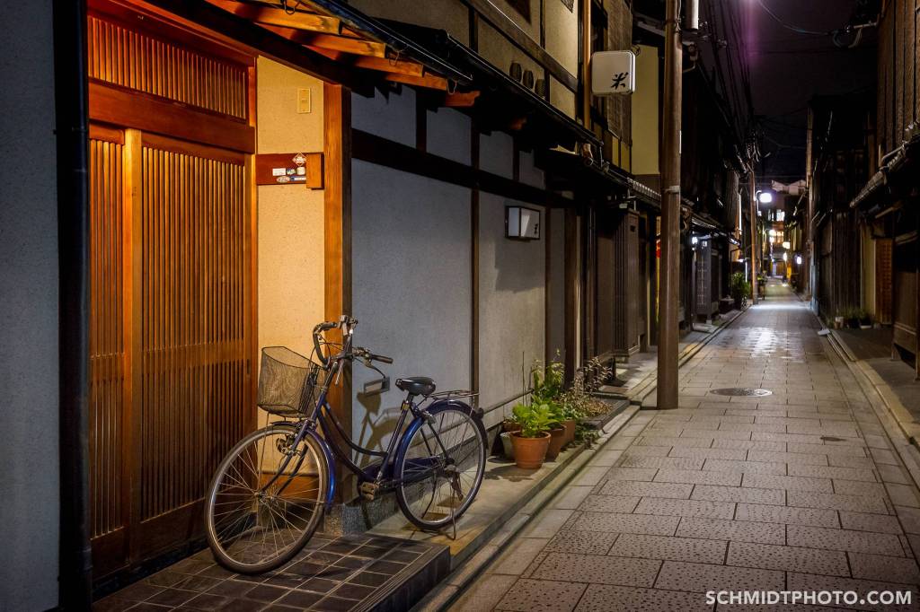 Wander with Tom Kyoto Night Images