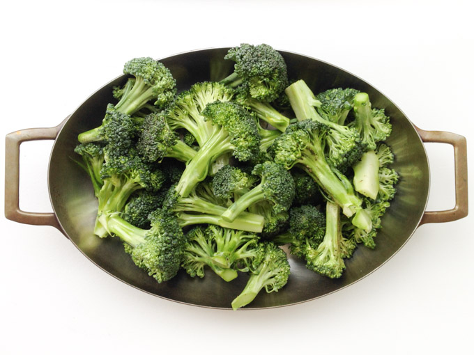 Broccoli is delicious, Fall in Love with Veggies, Eat with Tom
