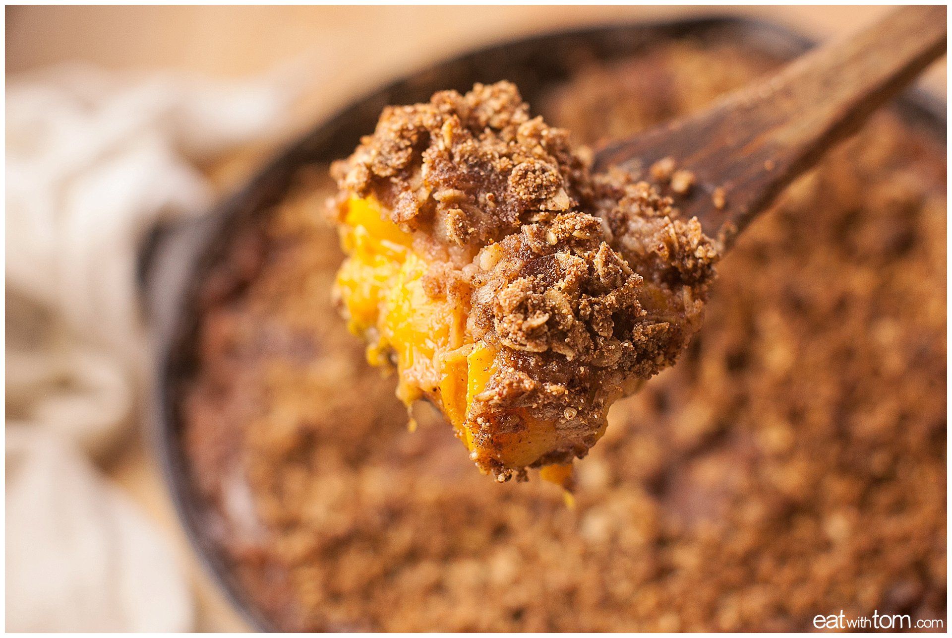 Peach quinoa crumble dessert recipe - Eat with Tom in Chicago - Food blog for the new food culture